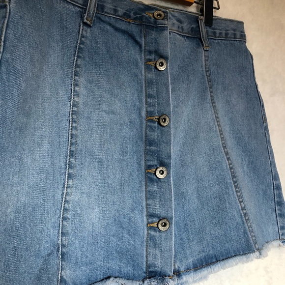 Forever 21 Denim button mini skirt - Picture 4 of 7